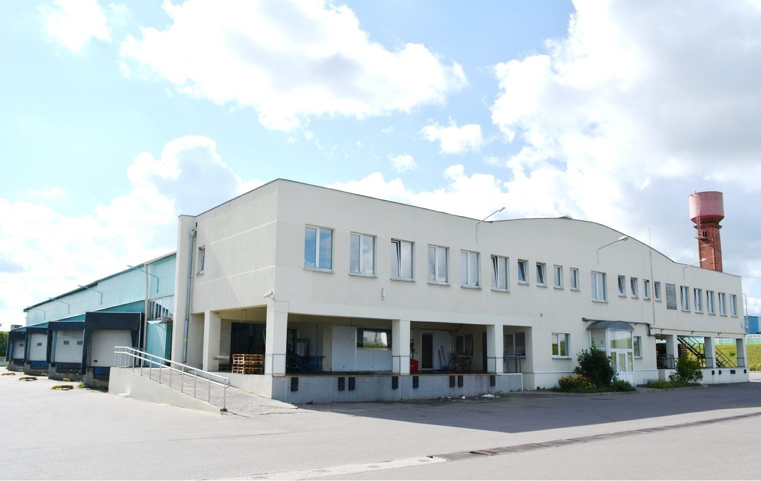 Вид склада снаружи